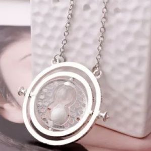NWT Hourglass Necklace